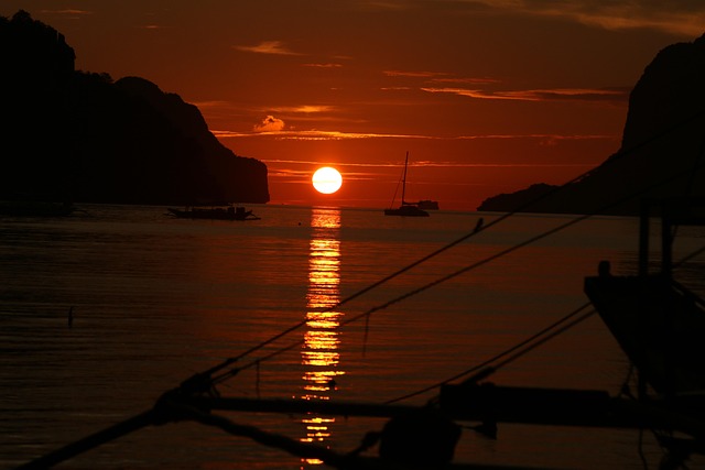 Stunning Palawan Philippines scenery with crystal clear water and cliffs for Coron travel guide