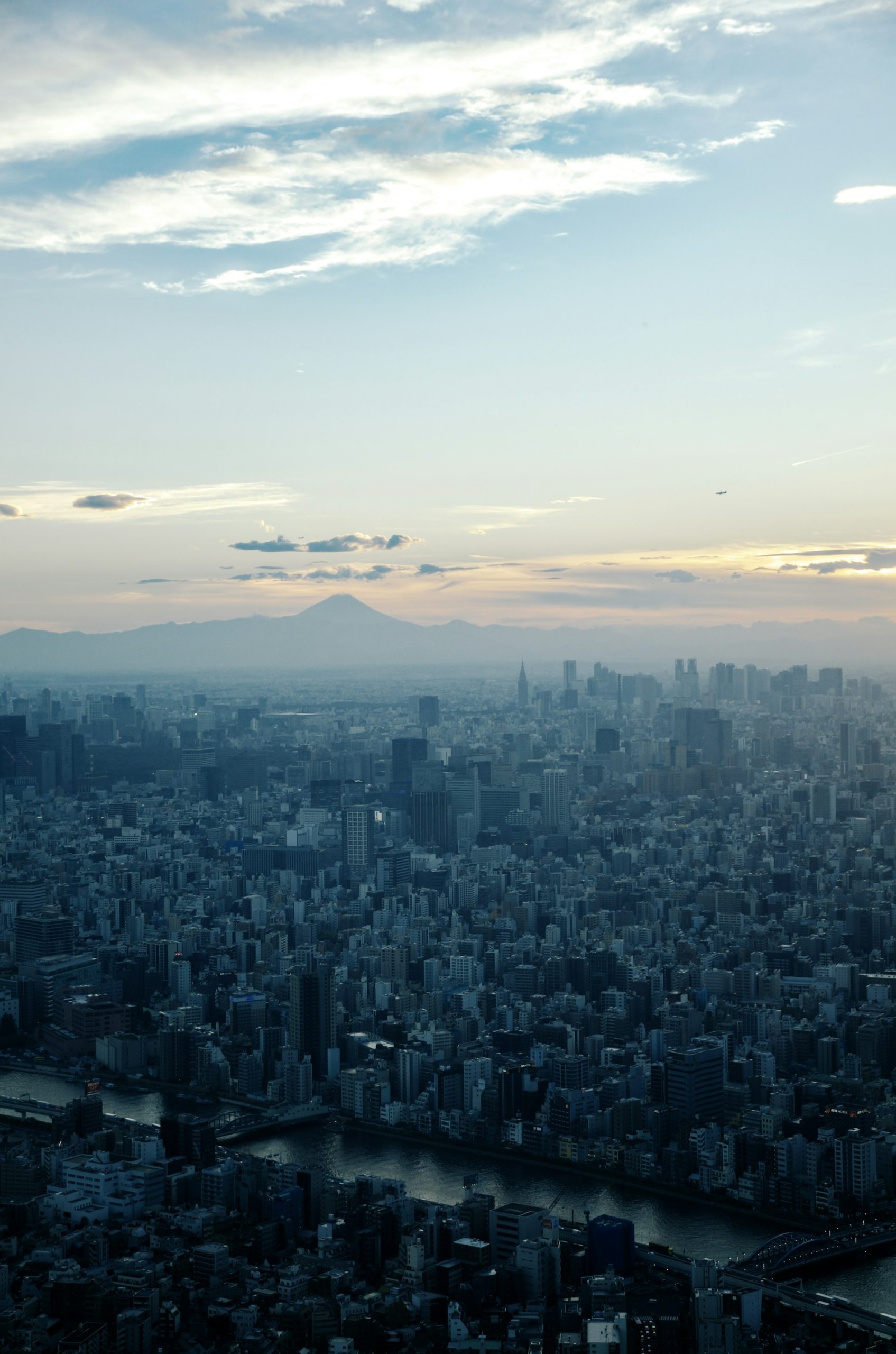 Aerial view of Tokyo skyline with Mount Fuji behind it, Japan travel guide for Filipinos