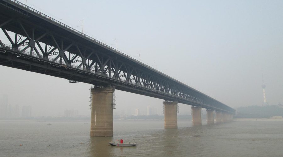 Wuhan Yangtze River Bridge The Yangtze River Bridge at Wuhan, China